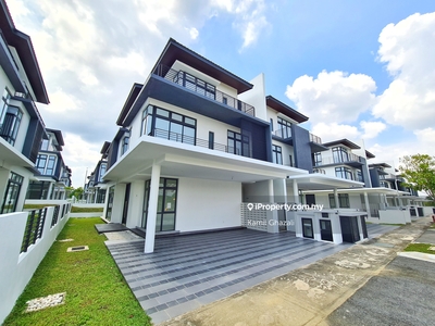 New modern design semi-detached house must view!