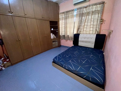 Rooms for Rent ‼️ NEAR LRT ‼️