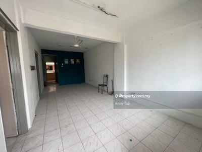 Urgent unit in tun teja apartment call Andy for viewing