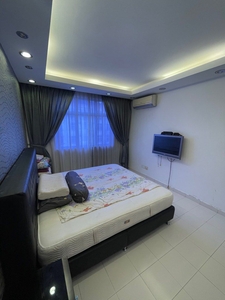 Villa Krystal JB - Room for Rent