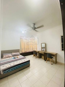 Fully Furnished Master Room with Private Bathroom For Rent @Desa Putra