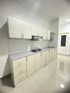 [Rent Fast] Sejati Lakeside Partly Furnished | 4R, 4B | Kitchen Cabinet, Ac, Curtains, Hood & Hob