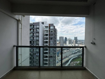 R&F Fully Furnished Brand New Unit For Rent 28