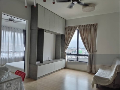 Usj One Residence corner unit with natural sunlight ready to move in