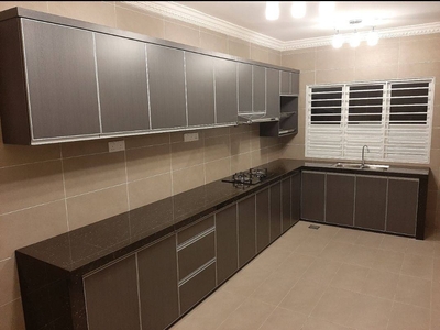 MOVE IN CONDITION Double Storey Terrace Setia Alam with Kitchen Cabinet & Aircond