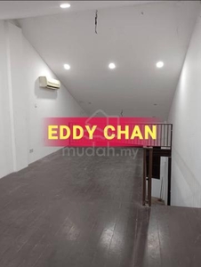 2.5 Storey shop house for rent at Georgetown area!!!