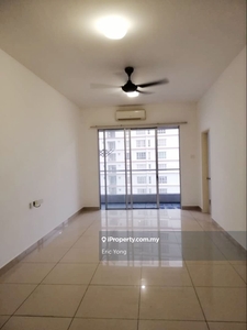 4 Rooms 1368sqft unit with 2 parking at low floor