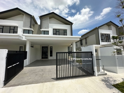 Brand new unit, limited semi d, freehold gated guarded