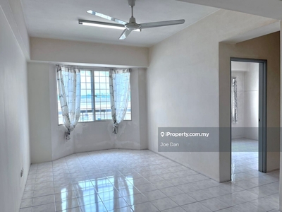 Condominium Menara Klh Puchong for Rent