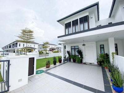 【Corner Lot 30ft】60x80 Owner Jual Murah Double Storey Subang Jaya !