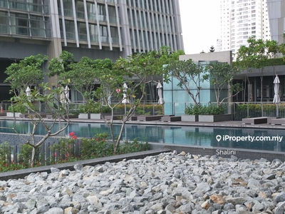 For sale -Fennel unit with KLCC view and many parking bays