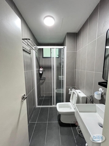 [FREE UTILITIES] Fully Furnished No Partition Middle Room Beside Lrt Alam Sutera