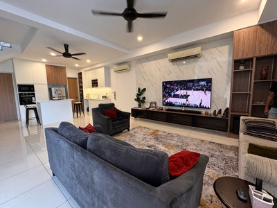 Fully renovated and Fully furnished, 3 storey landed house with Luxurious Design