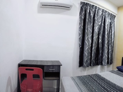 Golden Triangle condo ROOM for rent