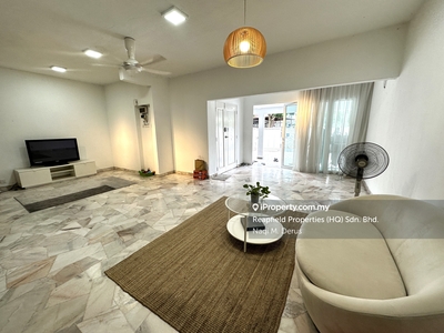 Lovely furnished Home in a guarded area of Ttdi