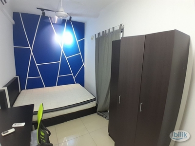 Near LRT Ara Damansara, Paradigm mall, Kelana Jaya, Subang Jaya, Medium Room with aircond rent at Pacific Place