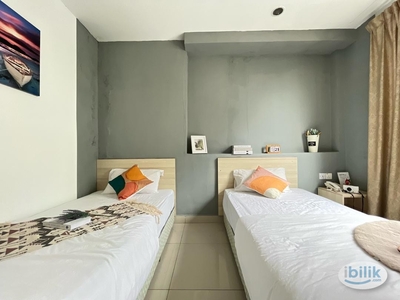 ✅ZERO DEPOSIT✅Nearby ATRIA MALL Hotel medium room with double single bed private bathroom