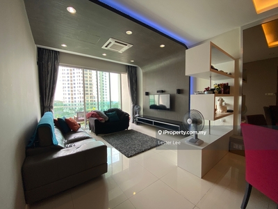 Nicely renovated and fully furnished 3 bedder