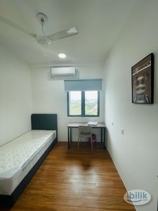 UCSI Student Middle Room Available to rent!!