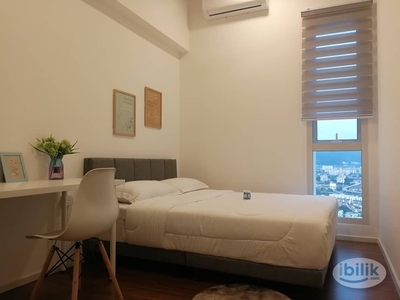 Fully furnished Queen bed middle room at UNA Sunway Velocity