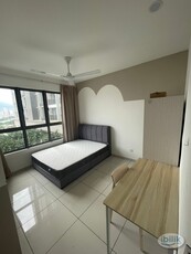 5km to HKL, 7km to KLCC and Pavillion, Master room with free electricity, water and Wifi Bills