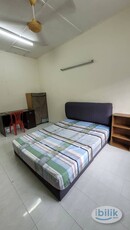 Female Unit Bandar Puchong Jaya Jalan Tempua Middle Room Attached Bathroom to Rent