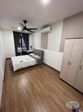 Female Unit Master room with bathroom for rent at AraTre Condo @ Ara Damansara