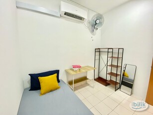 Middle Room at Sri Putramas Apartment @ Jalan Kuching 1