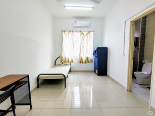 Middle Room With Private bathroom at Setia Alam, Shah Alam