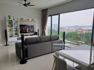 Nicely Renovated Cloudtree Condominium for Sale