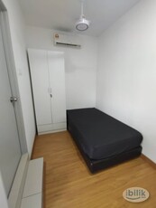 Single Room attached bathroom (NEar MRT station