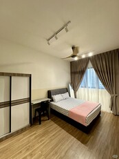 Spacious House Deluxe Queen Room at Sunway Avila Residences, Taman Sri Rampai