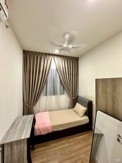Spacious House Superior Single Room at Sunway Avila Residences, Taman Sri Rampai