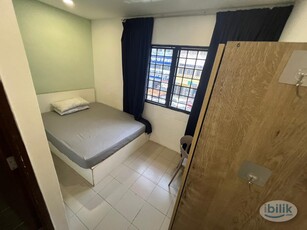[Super Comfortable Room ️][Zero Deposit ]Master Room at Taman Maluri, Cheras
