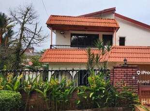 Well maintained double storey bungalow unit in ss 1, kampung tunku