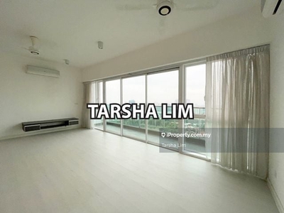 Unit comes with balcony and great green and mutiara view.