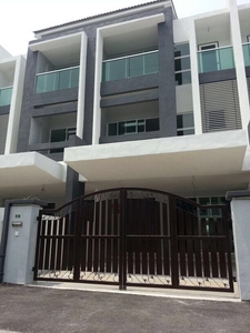 3 Storey Terrace House, 8R 6B @ Kampar Putra