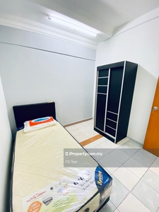 Single Room Available At Vista Komanwel B Clean Nice
