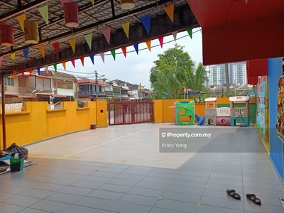 Taman Sri Selayang 2 Sty Corner / Good Location / Huge Carpark