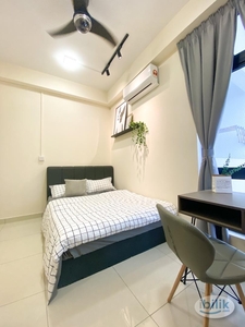 [5 min to MRT FEMALE ONLY] Middle Room at Cheras, Kuala Lumpur