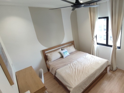 Aesthetic Middle Room for Rent at Taman Melati