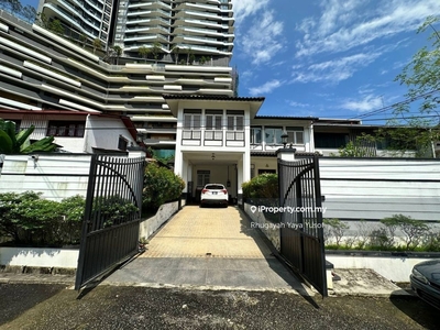 Beautiful unit. Walking distance to Mid Valley. View to appreciate,TQ