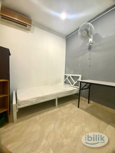 BU 12 Budget Room For Rent Single-Room