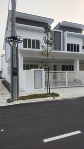 Double Storey Terrace Endlot Nusari Bayu 2 Bandar Sri Sendayan Seremban For Rent