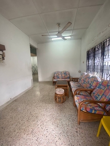 [FOR RENT] Single Storey Terrace @Bukit Beruang, Fully Furnished(Without Aircond), Suitable for MMU Students, Nearby Shops