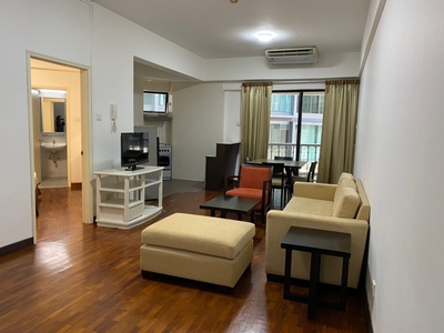 Fully Furnished, Close to Suria KLCC & KLCC twin tower and walking distance to Bukit Bintang district (Pavilion, Starhill, Fahrenheit88)