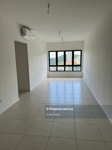 Granito Partially furnished unit high floor for sale