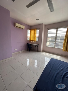 Kemuning Room Rental Expert For Rent With Attach Bathroom Aircon