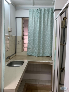 Middle Room with own bathroom at SS15, Subang Jaya