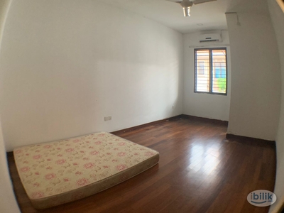 Shah Alam Room Rental Expert For Rent Private Bathroom & Aircon